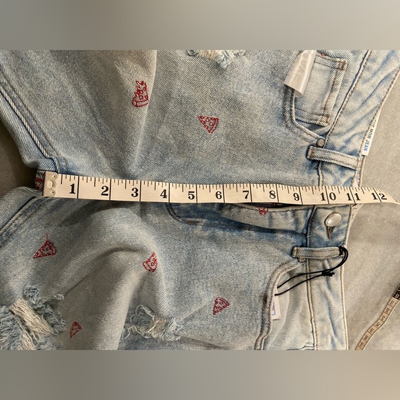 NWT Tinseltown Size 5 Pizza Embroidered Distressed Curvy Hi Rise Skinny Jeans - Picture 9 of 15